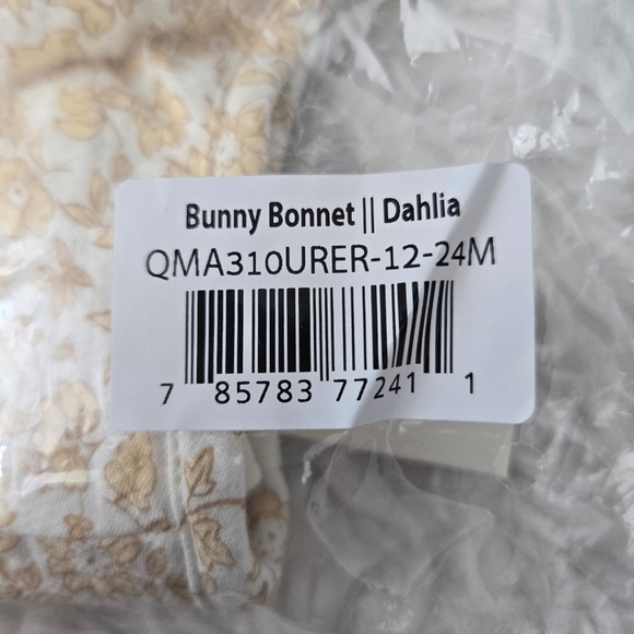 Quincy Mae Bunny Bonnet in Dahlia. Size 12-24M. New.Featuring the sweetest flop - Picture 9 of 9